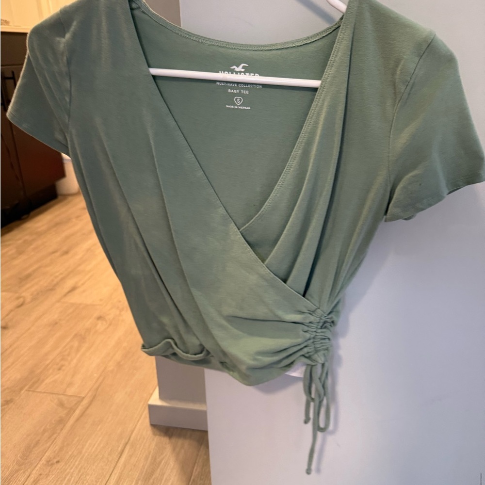 Hollister Women's Green Wrap Top